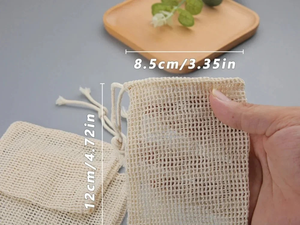 Dimensions du filet à savon : 12 cm de hauteur et 8,5 cm de largeur