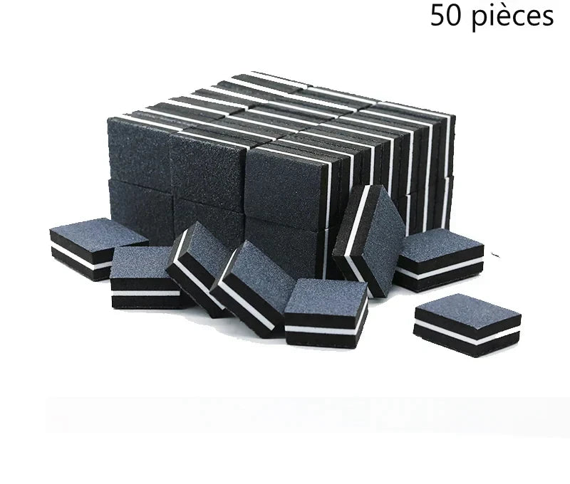 Pile de mini-polissoirs à ongles noirs à double face.