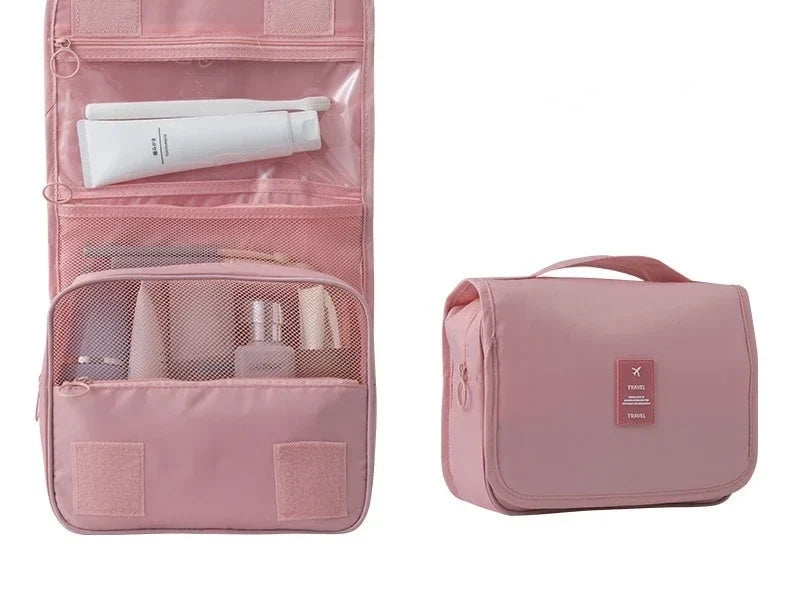 Trousse de toilette suspendue rose, ouverte et fermée