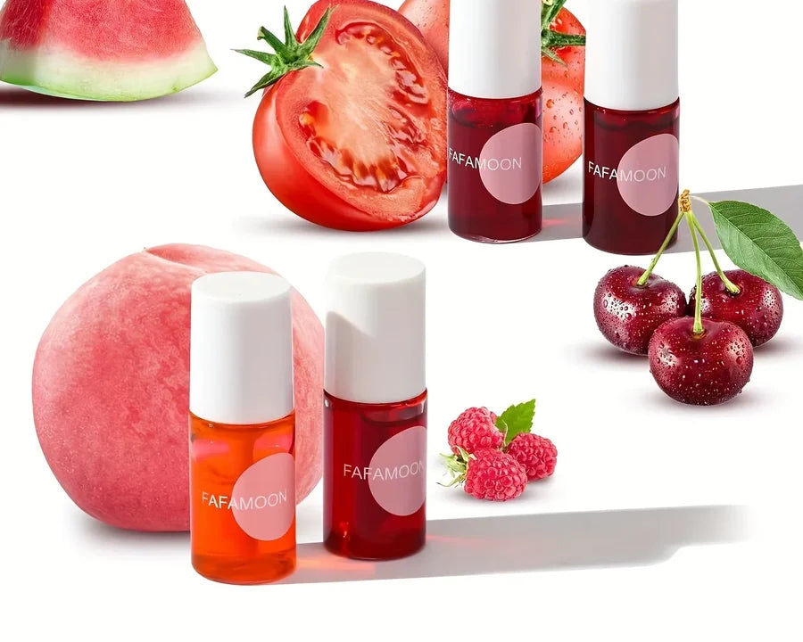 Teintes à lèvres entourées de fruits frais