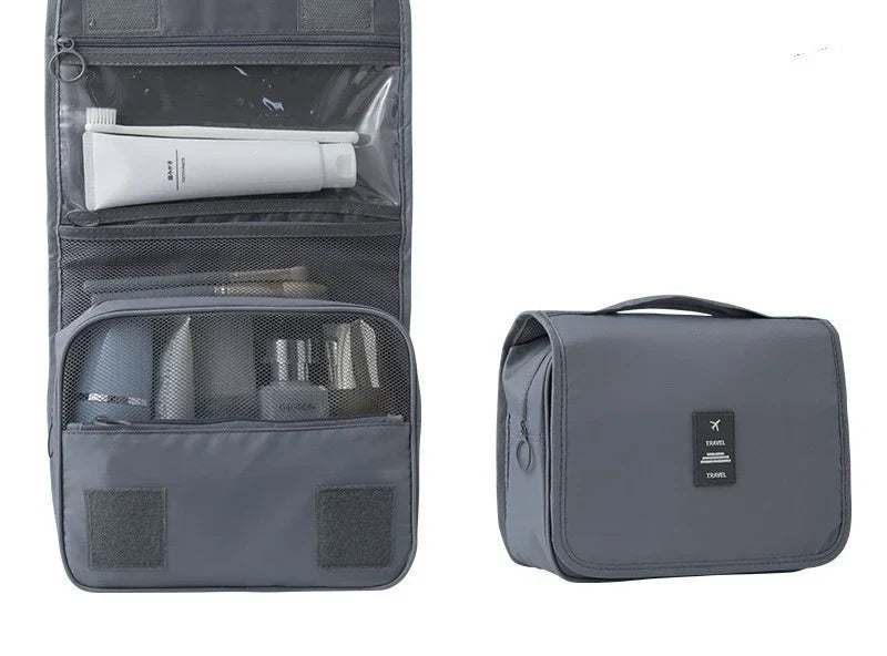 Trousse de toilette suspendue grise, ouverte et fermée
